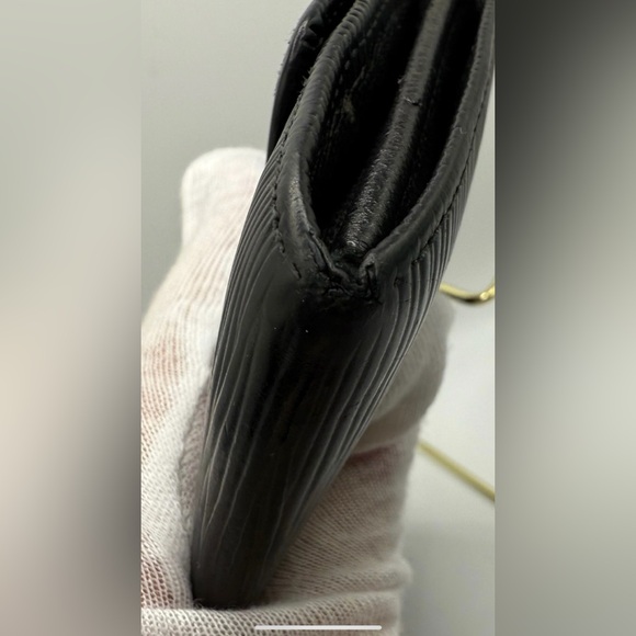 LV black epi leather wallet - Picture 5 of 5